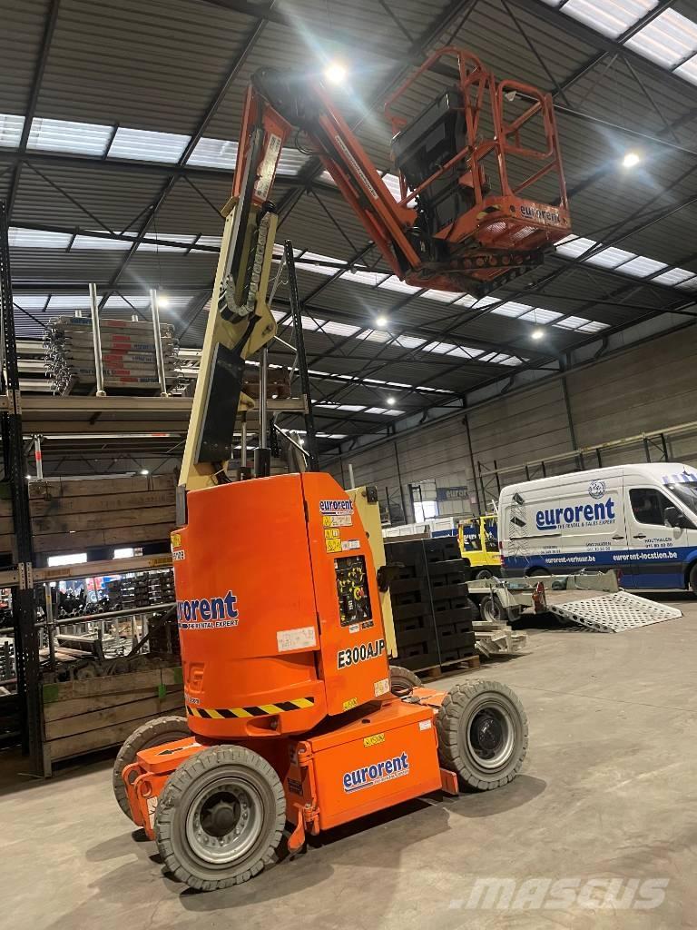JLG E 300 AJP Makazaste platforme