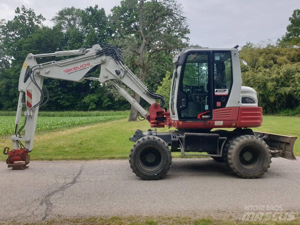 Takeuchi TB295W Bageri točkaši