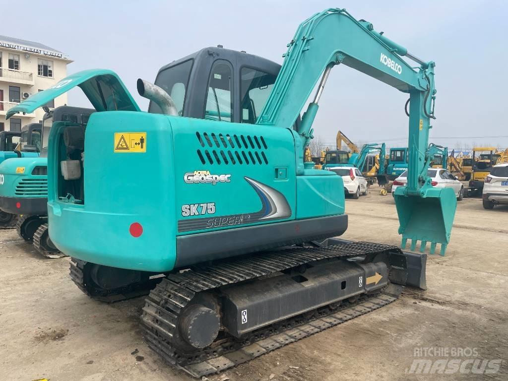 Kobelco SK 75 Bageri guseničari