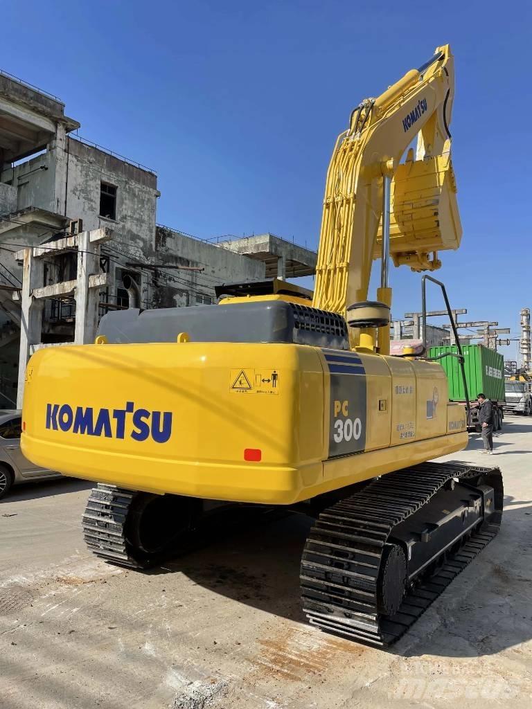 Komatsu PC300-7 Bageri guseničari