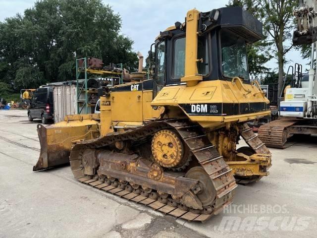 CAT D 6 M XL Buldožeri guseničari