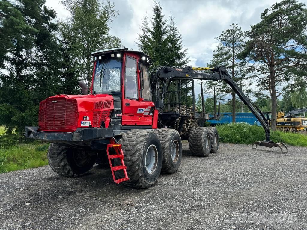 Komatsu 895 Forvarderi