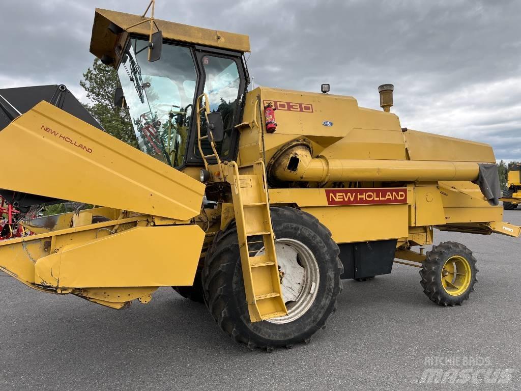 New Holland 8030 12´ Kombajni