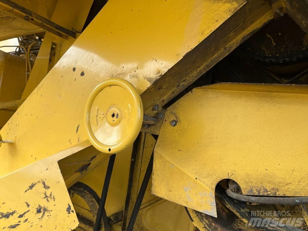 New Holland 8030 12´ Kombajni