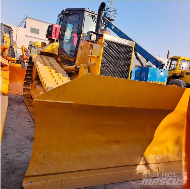 CAT D 6 R Buldožeri guseničari