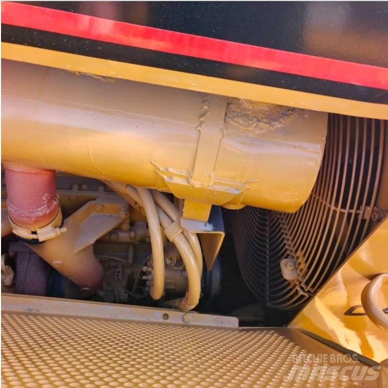 CAT D 6 R Buldožeri guseničari