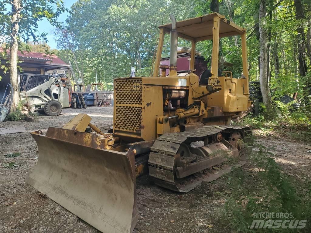 Komatsu D 31 A-17 Buldožeri guseničari