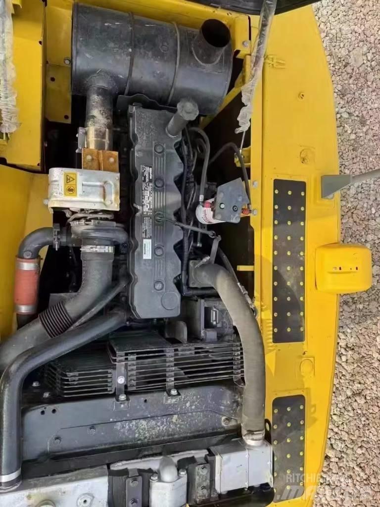 Komatsu PC 200 Bageri guseničari