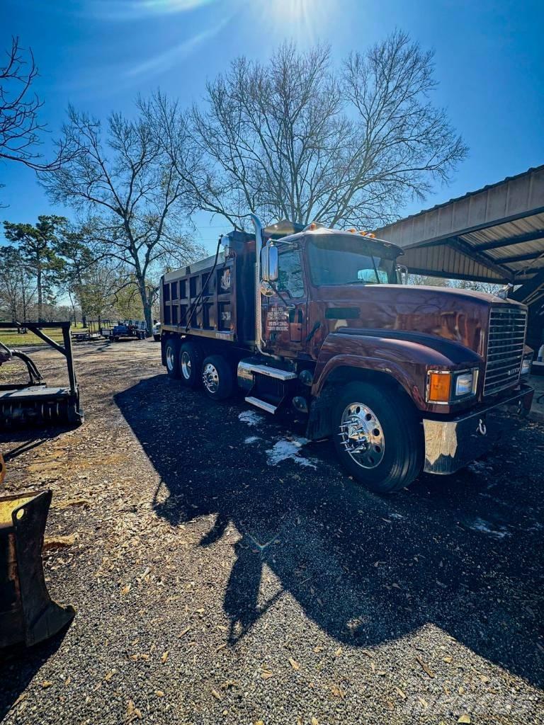 Mack CHU600 Kiperi kamioni