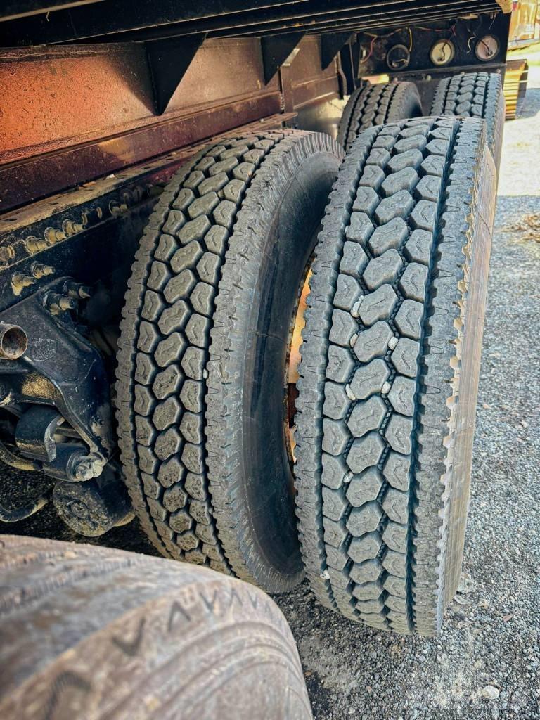Mack CHU600 Kiperi kamioni