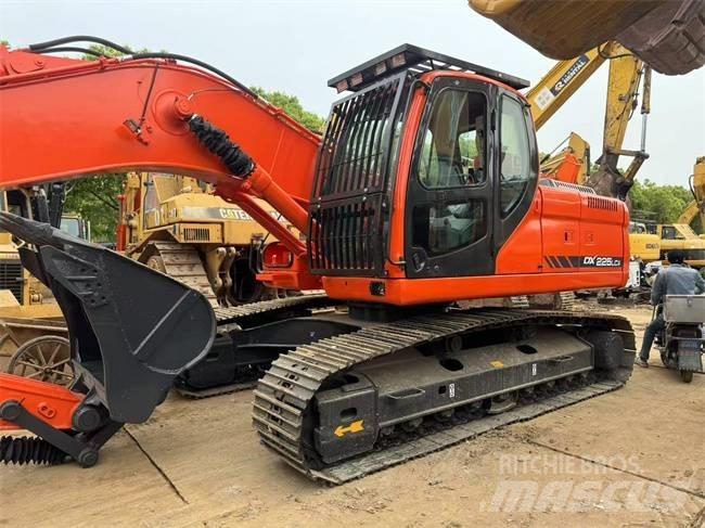 Doosan DX 225 LCA Bageri guseničari