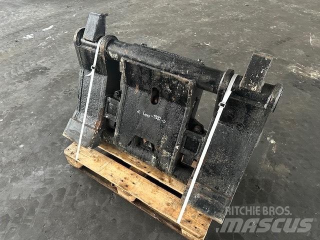 CAT 966 SZYBKOZŁACZE Kašike / Korpe