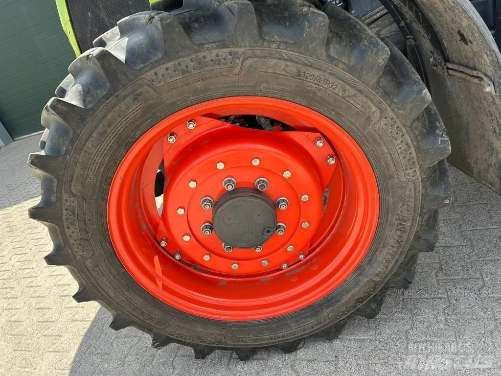 CLAAS Arion 410 Traktori