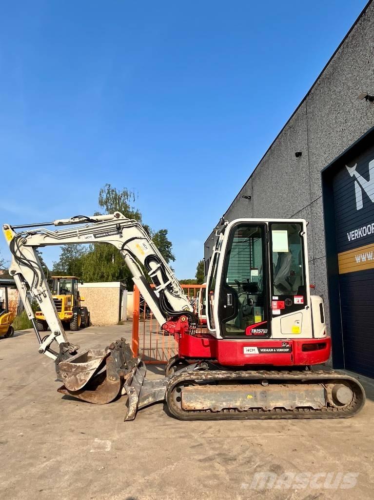 Takeuchi TB 257 FR Mini bageri < 7t