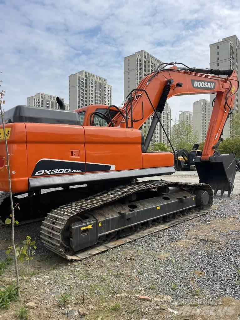 Doosan DX 300 LC Bageri guseničari