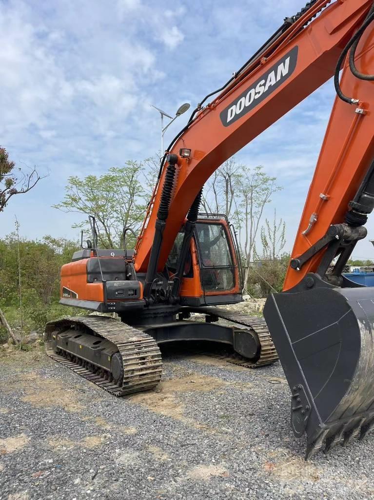 Doosan DX 300 LC Bageri guseničari