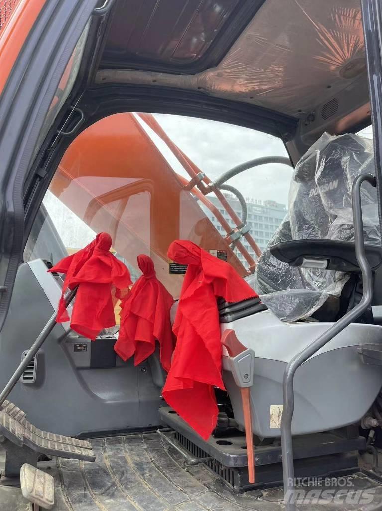 Doosan DX 300 LC Bageri guseničari