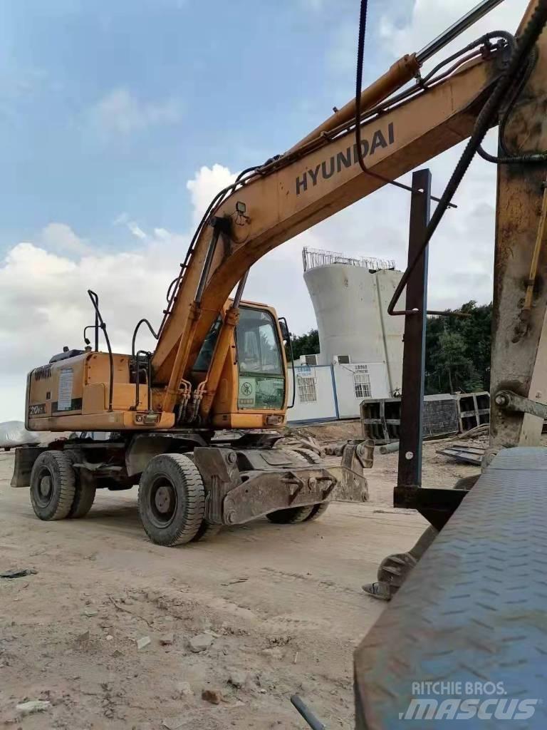 Hyundai 210W Bageri točkaši