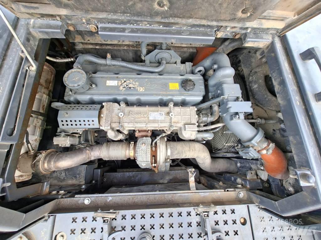 Doosan DX 300 LC-5 Bageri guseničari