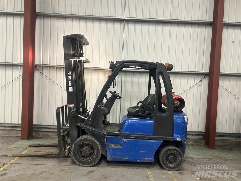 Nissan UD02A20PQ Plinski viljuškari