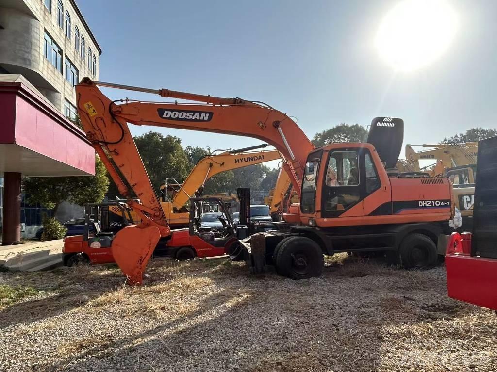 Doosan DH 210 W Bageri točkaši