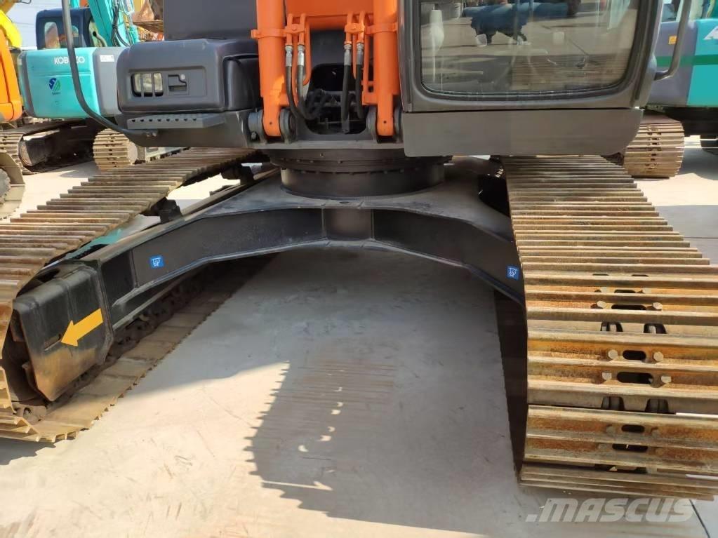 Hitachi Zaxis 210 Bageri guseničari