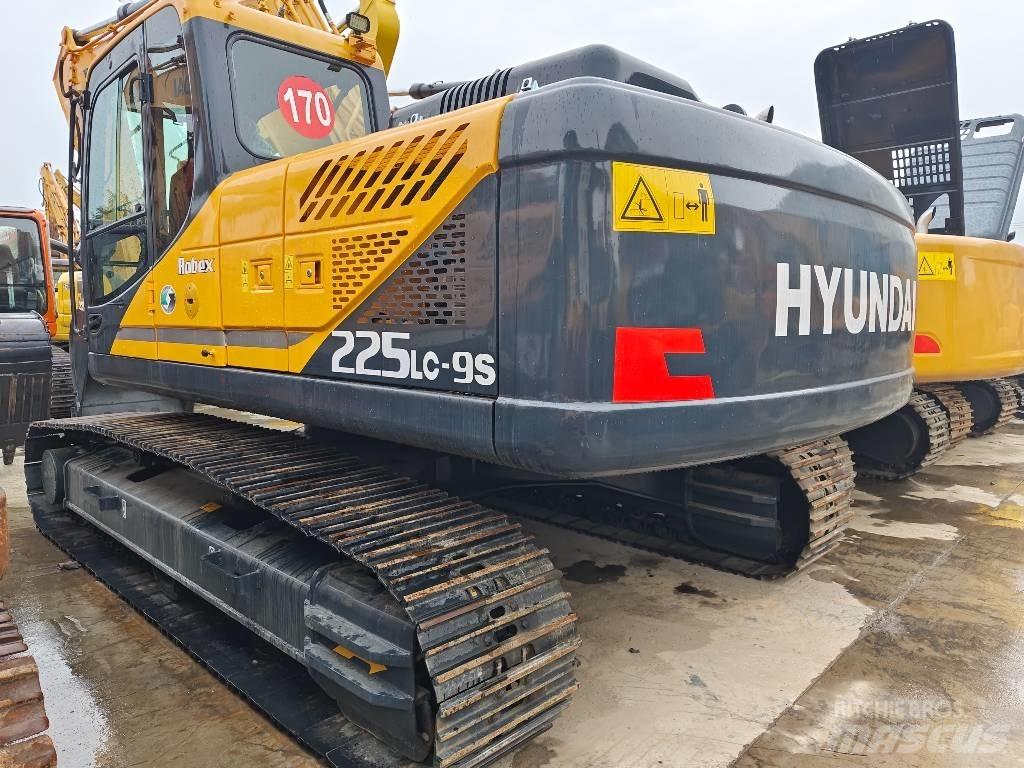 Hyundai R225LC-9S Bageri guseničari