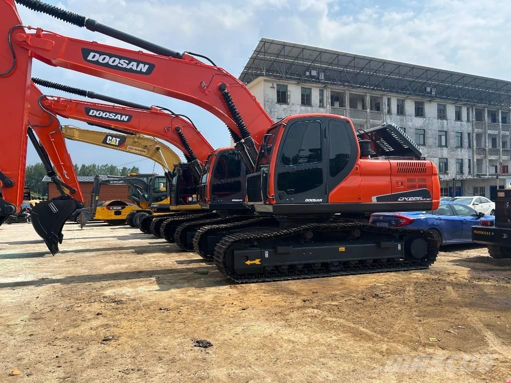 Doosan DX 225 LC Bageri guseničari