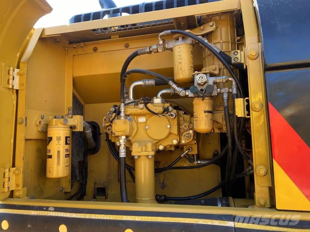 CAT 325 D Bageri guseničari