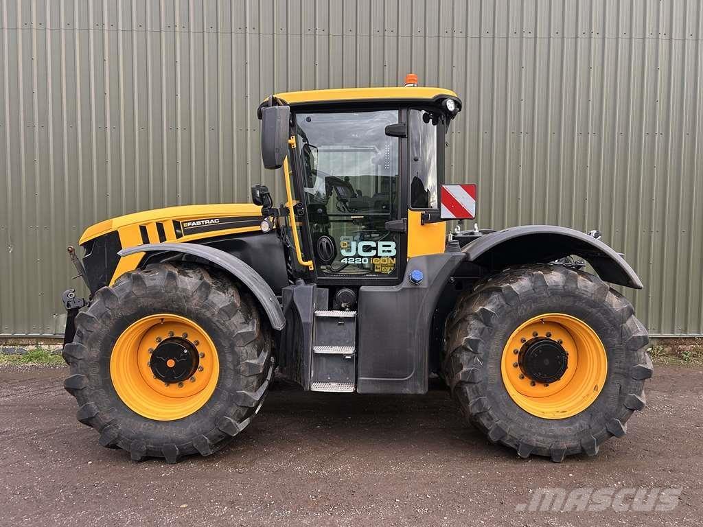 JCB Fastrac 4220 Traktori