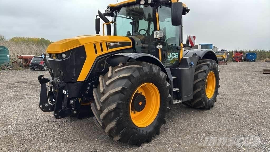 JCB Fastrac 4220 Traktori