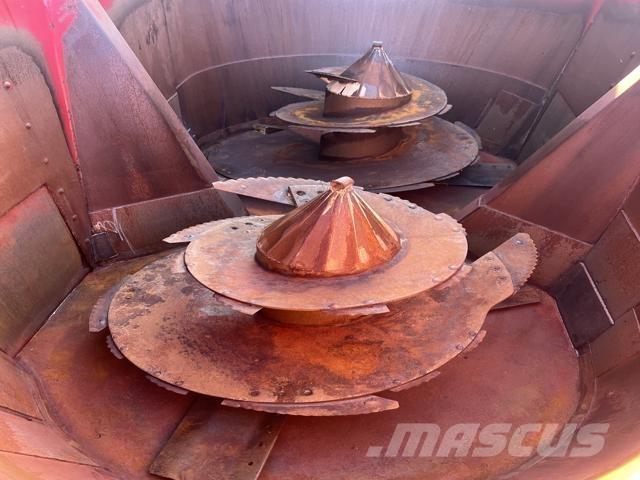 Peecon 26M³ Mešaona stočne hrane