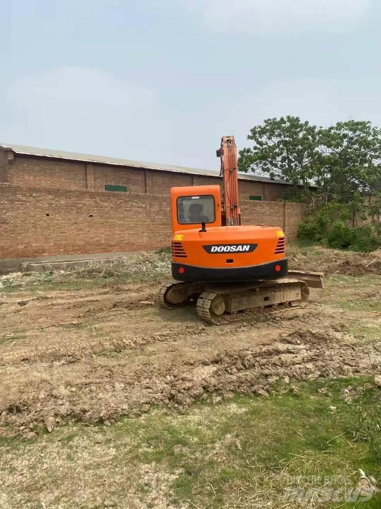 Doosan dx80-9C Bageri guseničari