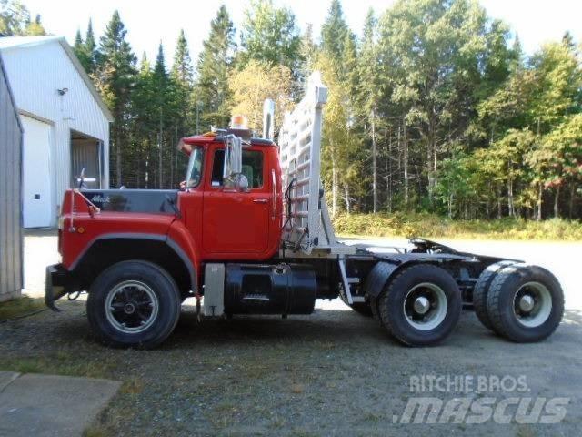 Mack RB 688 S Tegljači