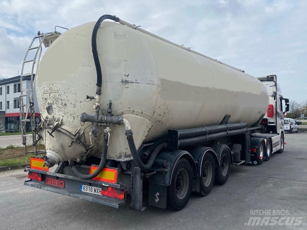 Spitzer SK2452 Poluprikolice cisterne