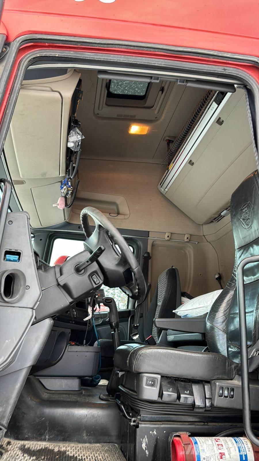 Scania R560 Kamioni za piljevinu