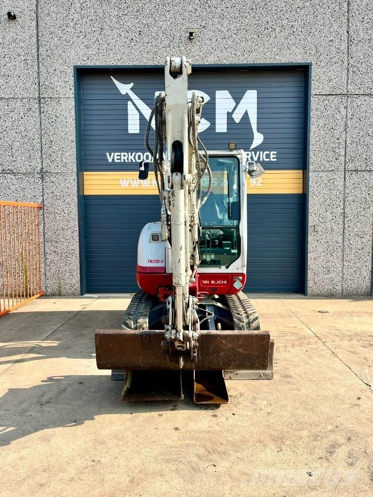 Takeuchi TB 235 Mini bageri < 7t