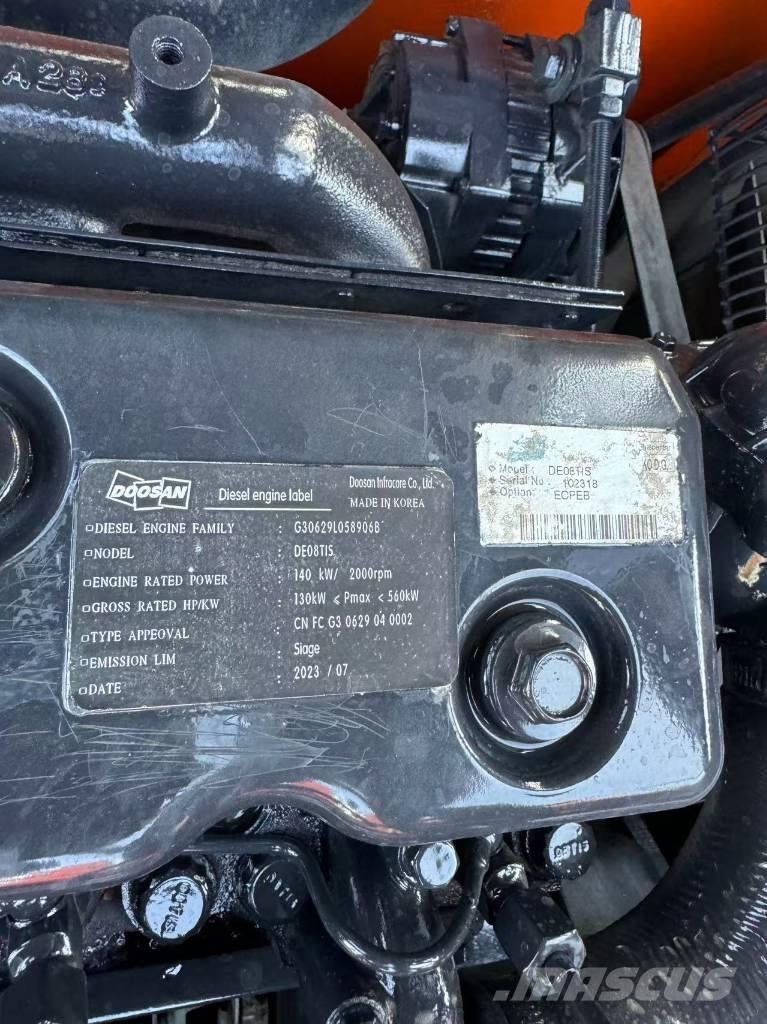 Doosan DX300 Bageri guseničari