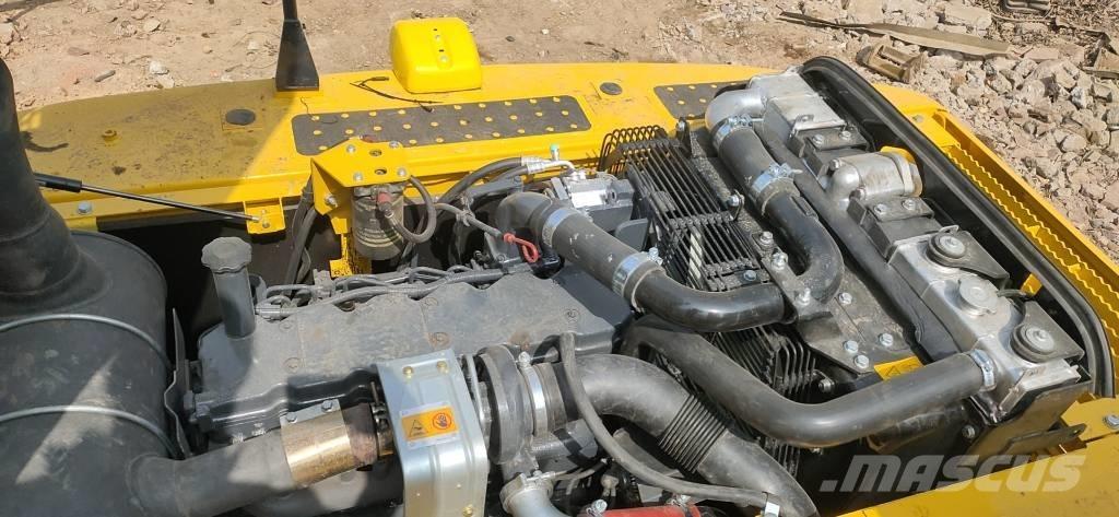 Komatsu pc200-8 Bageri guseničari