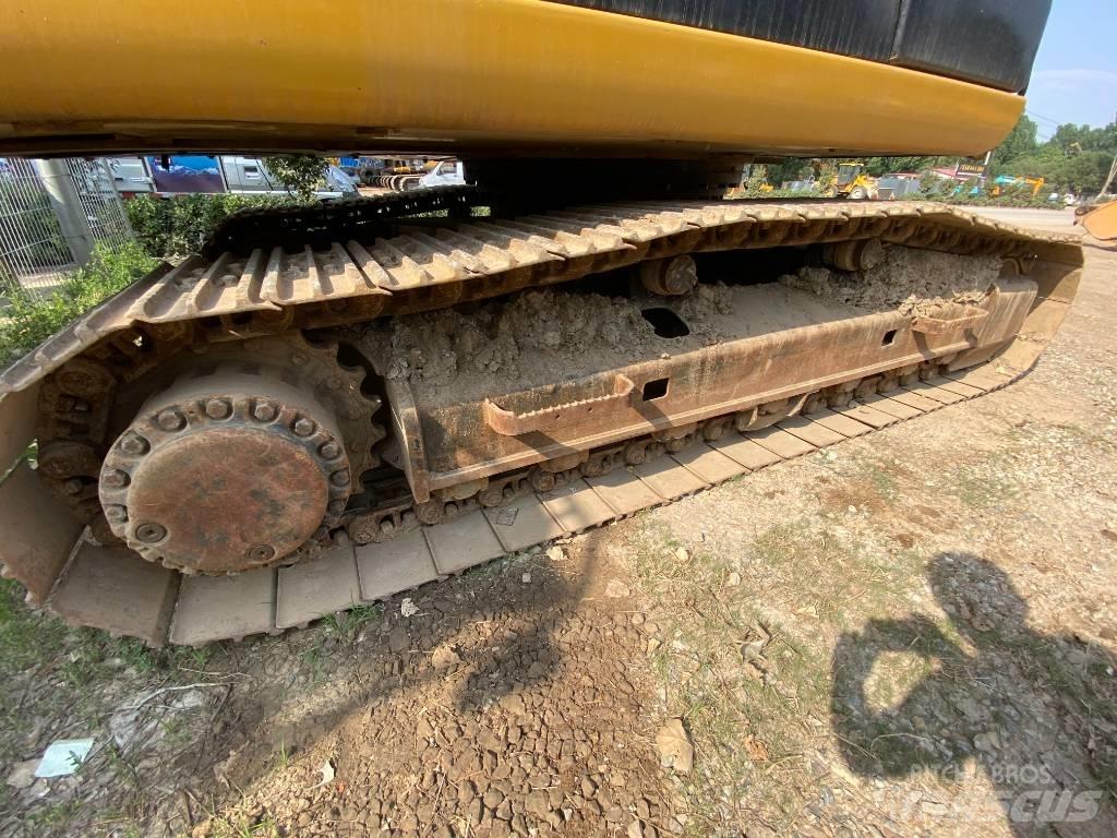 CAT 324D Bageri guseničari