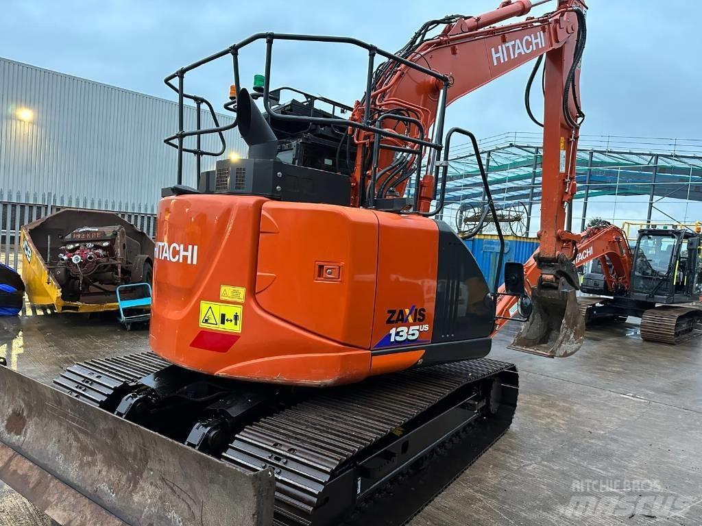 Hitachi ZX 135 US-6 Bageri guseničari