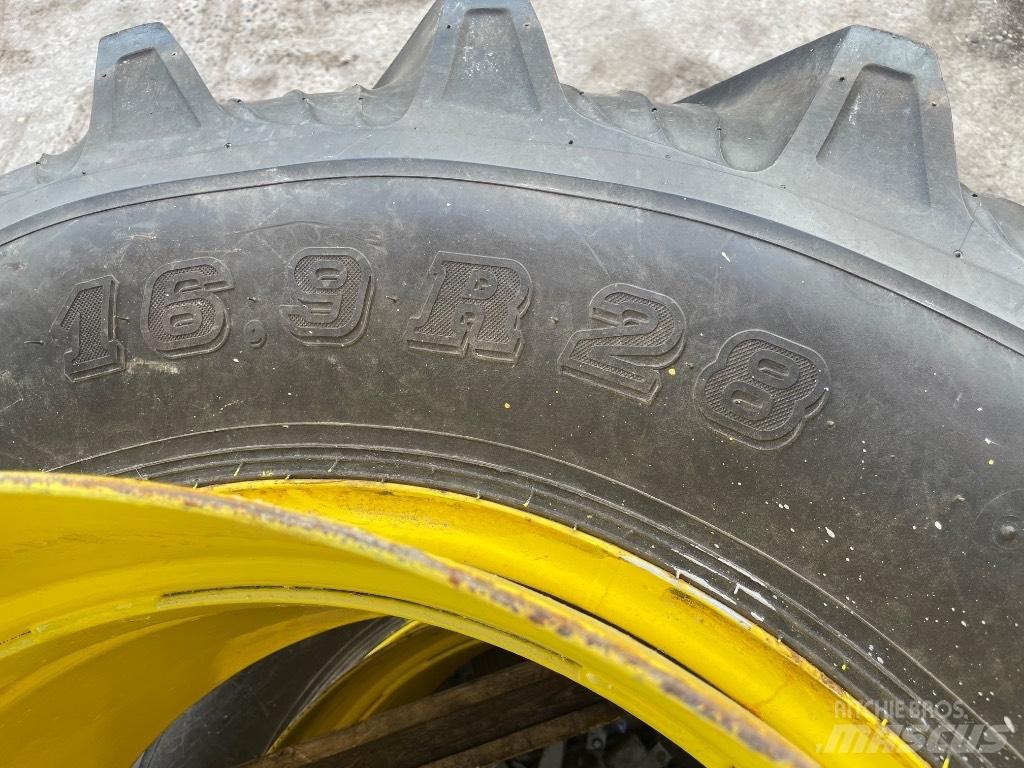 Taurus 16.9-28 Gume, točkovi i felne