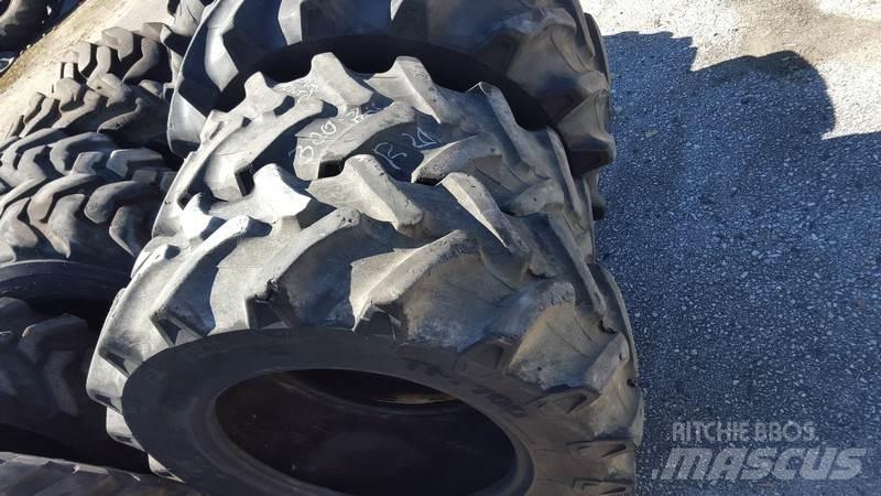  Pneus 300/70R20 Gume, točkovi i felne