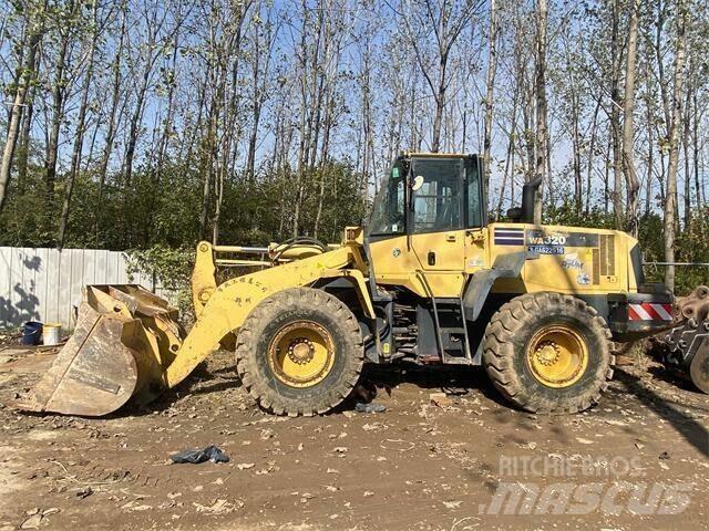 Komatsu WA320-5 Rovokopači