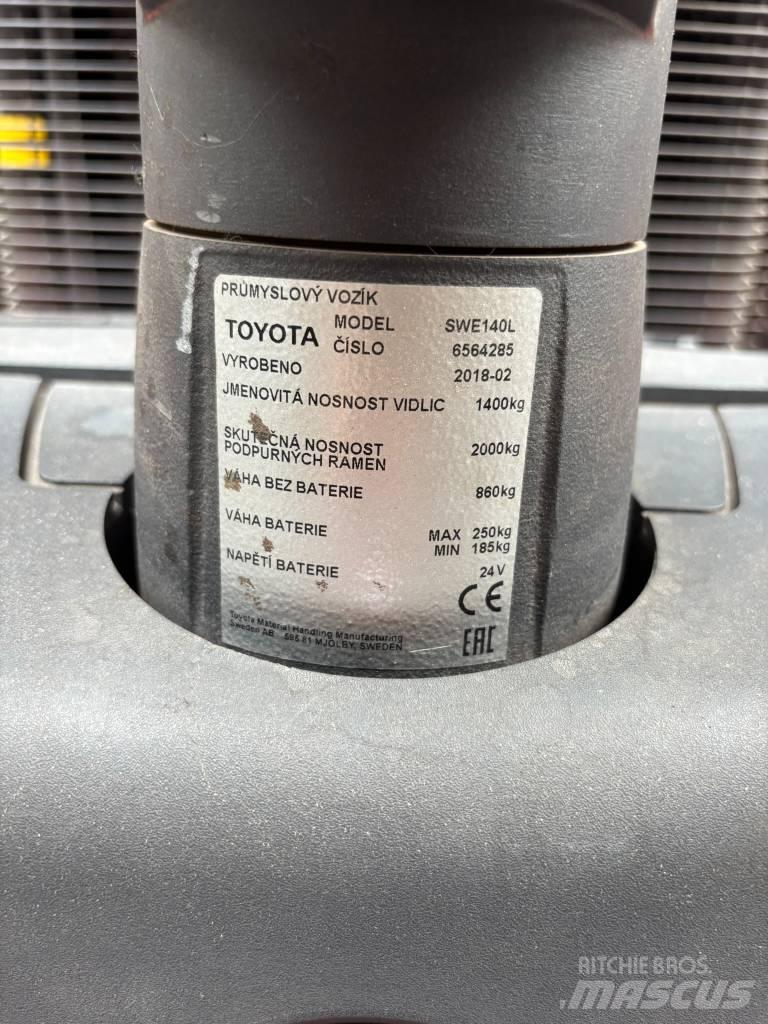 Toyota SWE140L Samopogonski ručni viljuškari