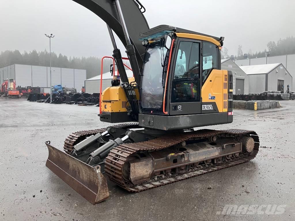 Volvo ECR235EL Blade Bageri guseničari