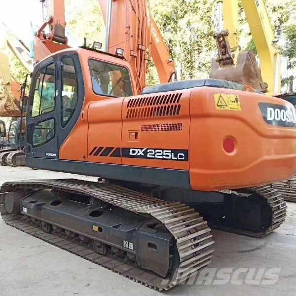 Doosan dx225 Bageri guseničari