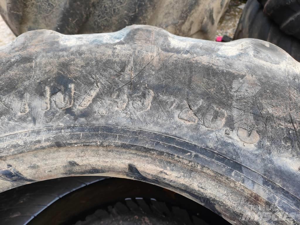 Nokian 710/45R26,5 Gume, točkovi i felne