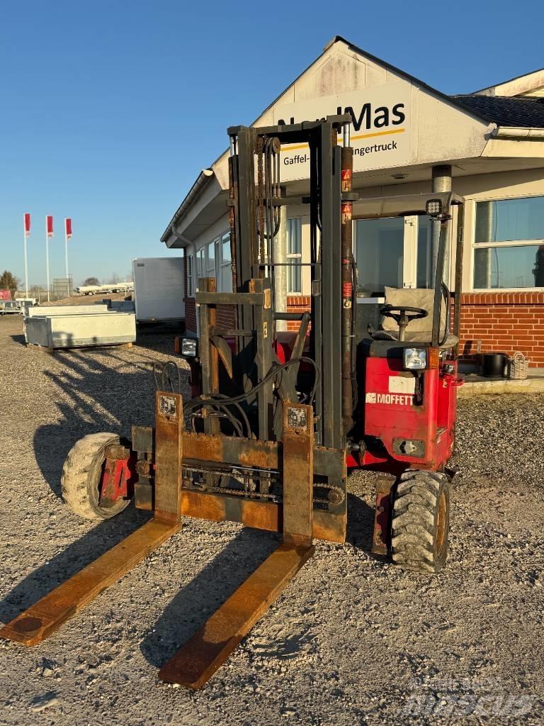 Moffett M4 25.3 Dizelski viljuškari