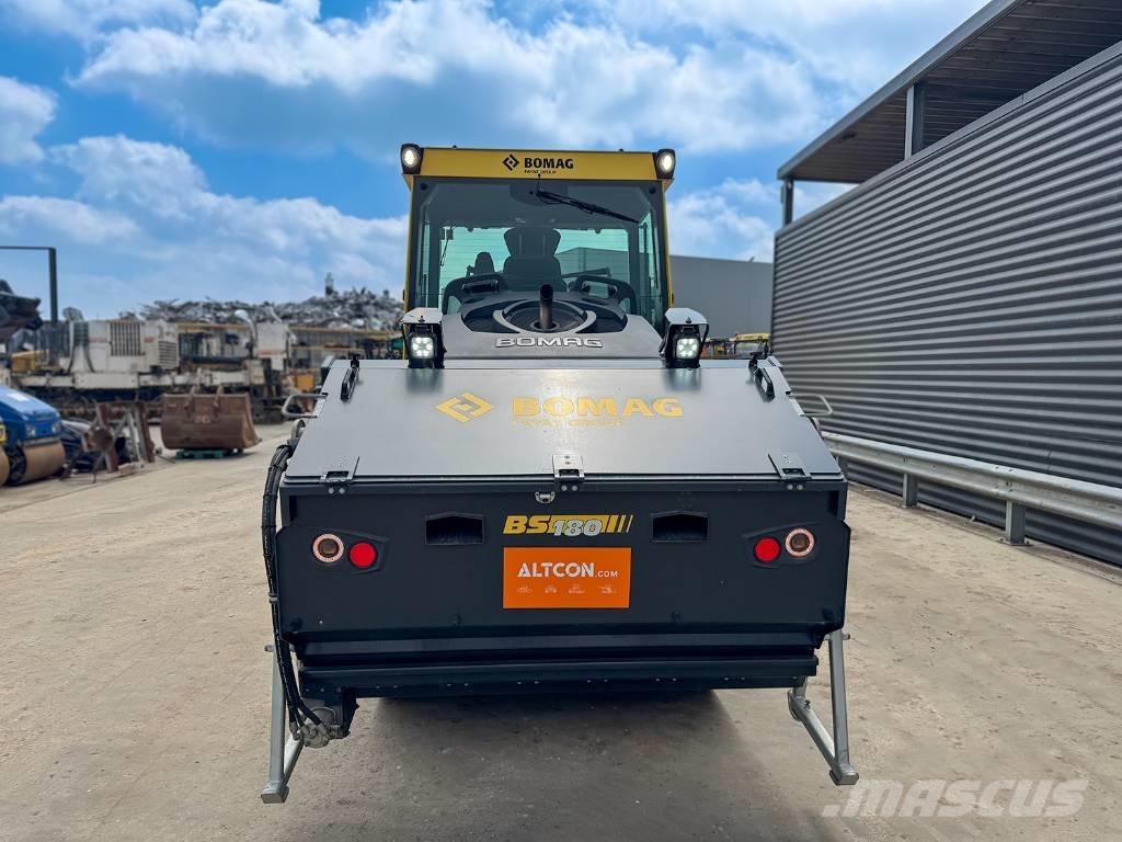 Bomag BW 174 AP-4V Valjci sa duplim bubnjem